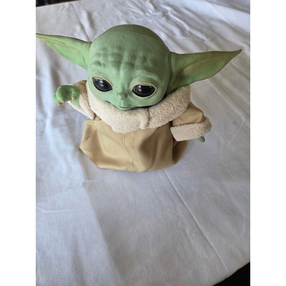 Hasbro Star Wars Mandalorian the Child Animatronic Edition Grogu Baby Yoda Toy